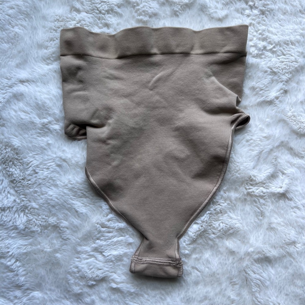 SKIMS Women's Seamless‎ Sculpt High Waisted Thong Tan Shapewear Size Small NWOT